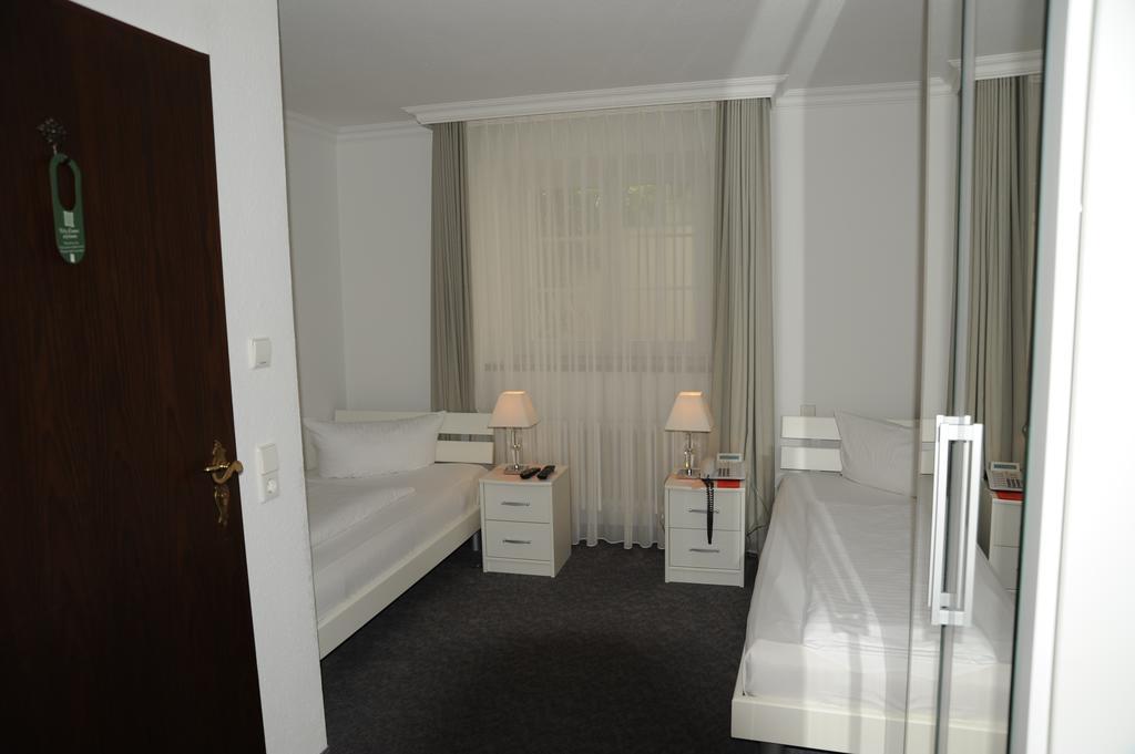 Hotel Adler - Вайль-на-Рейне Экстерьер фото